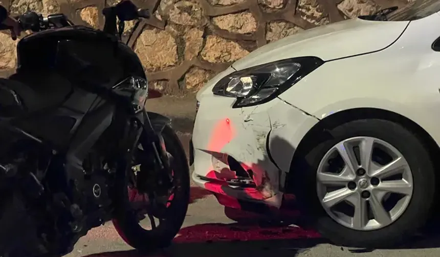 Bursa'da motosiklet kazası! Park halindeki araca çarpınca...