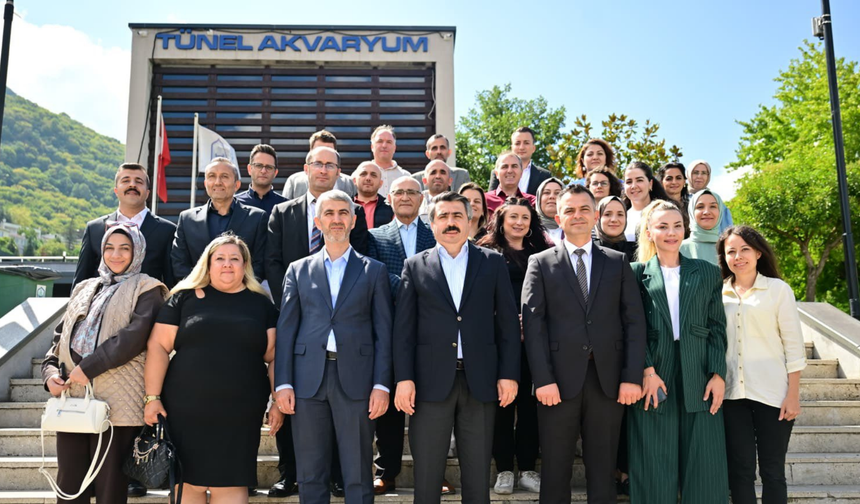 Bursa’da ayın personeli belli oldu! Başkan Yılmaz’dan başarı belgesi