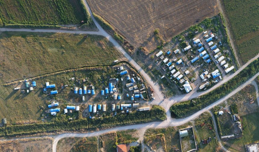Bursa’da hasadın zorlu yüzü! Karacabey’de mevsimlik işçilerin yaşam mücadelesi