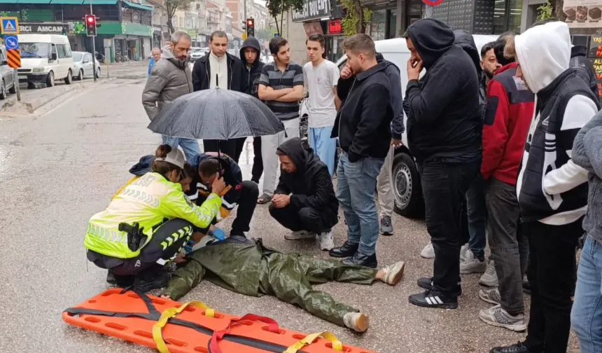 İki elektrikli bisiklet çarpıştı! Bursa’da kadın polisin hareketi dikkat çekti
