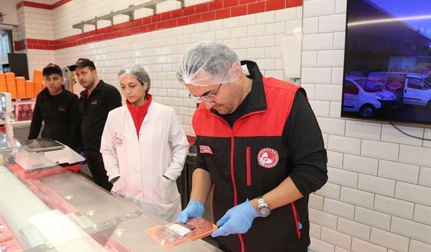 Bursa’da kıyma ve sucuk denetimi! 220 işletmeden numune alındı