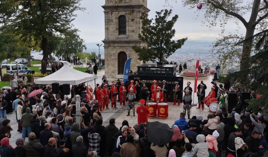Bursa’nın fethinin 700. yılında görkemli buluşma! 9 mehter takımı sahne aldı