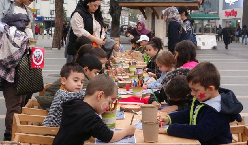 Bursa’da çocukların yeni durağı Yeşil Vatan Tırı oldu