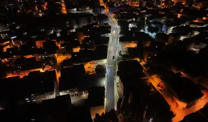 Bursa'da 1.200 metrelik yol için yoğun mesai! Ekipler gece sahada