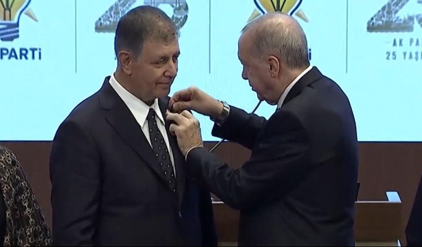 İzmir Büyükşehir Belediye Başkanı Cemil Tugay AK Parti’ye katıldı