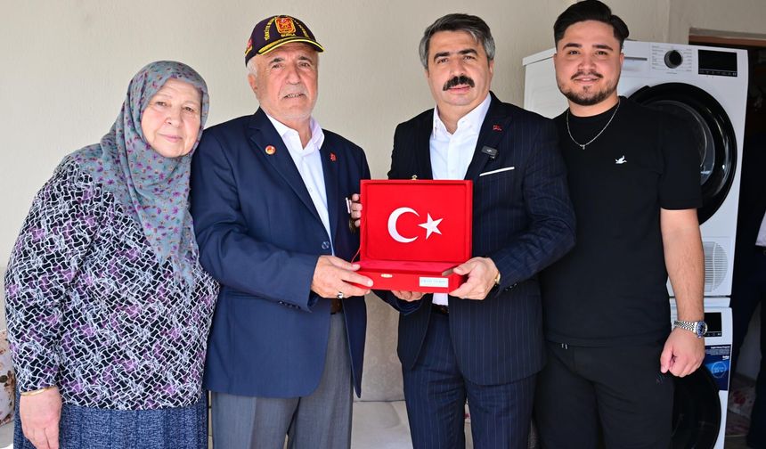 Yıldırım Belediye Başkanı Oktay Yılmaz’dan Kıbrıs gazisine vefa ziyareti